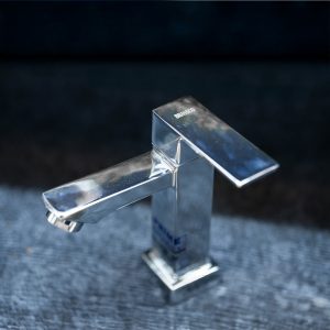 BASIN TAP SQUARE