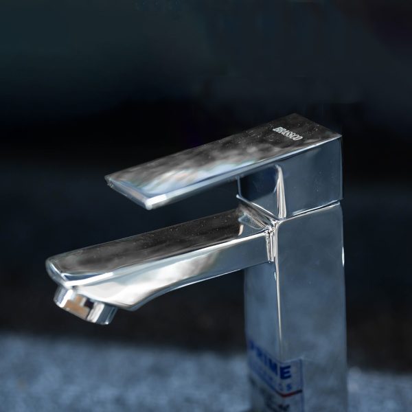 BASIN TAP SQUARE
