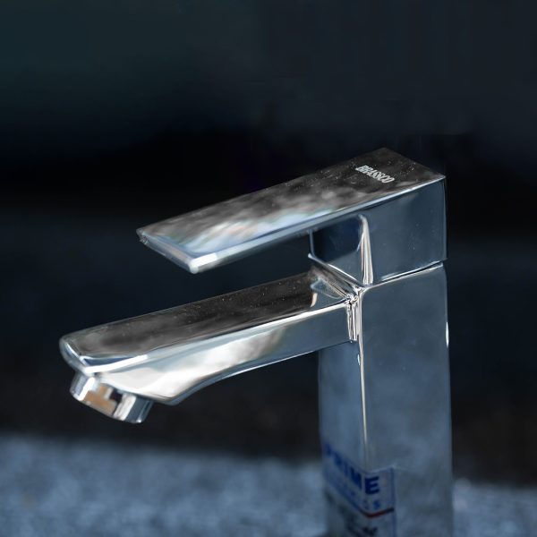 BASIN TAP SQUARE